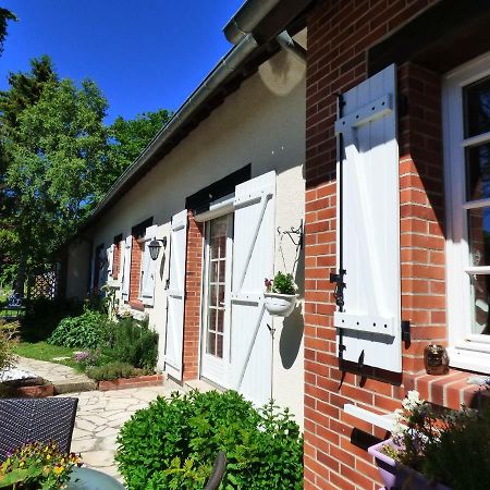 Chambres D'Hotes Les Muscaris Feins-en-Gatinais Exteriör bild