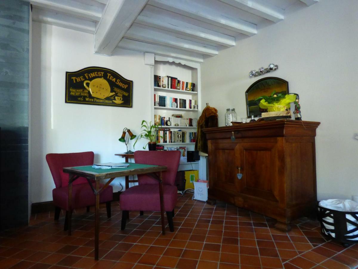 Chambres D'Hotes Les Muscaris Feins-en-Gatinais Exteriör bild